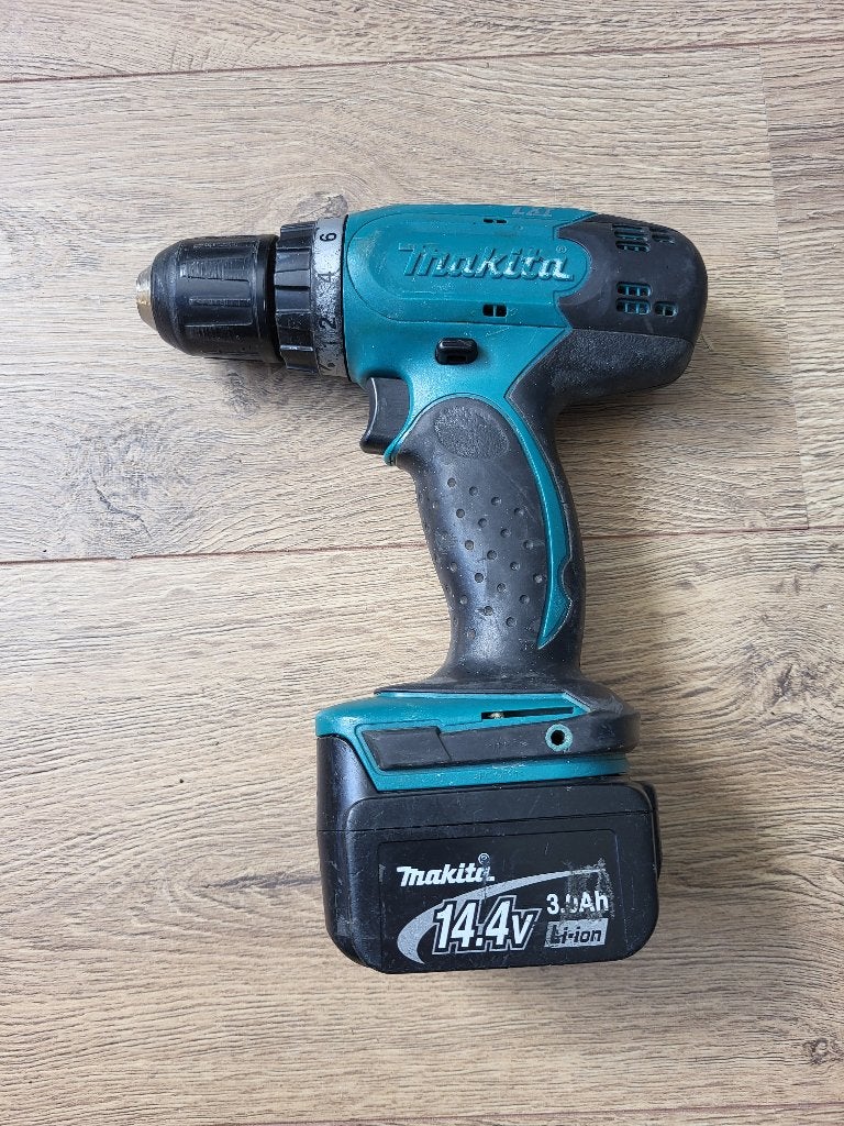 makita, Doe-het-zelf en Verbouw, Gereedschap | Boormachines, Ophalen of Verzenden, Gebruikt, Minder dan 400 watt, Boor- en Schroefmachine