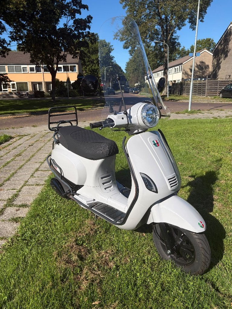 GTS Toscana Dynamic (2025) – Slechts 1239 km - Borasco Grey, Fietsen en Brommers, Zo goed als nieuw, Benzine, Ophalen, Overige merken