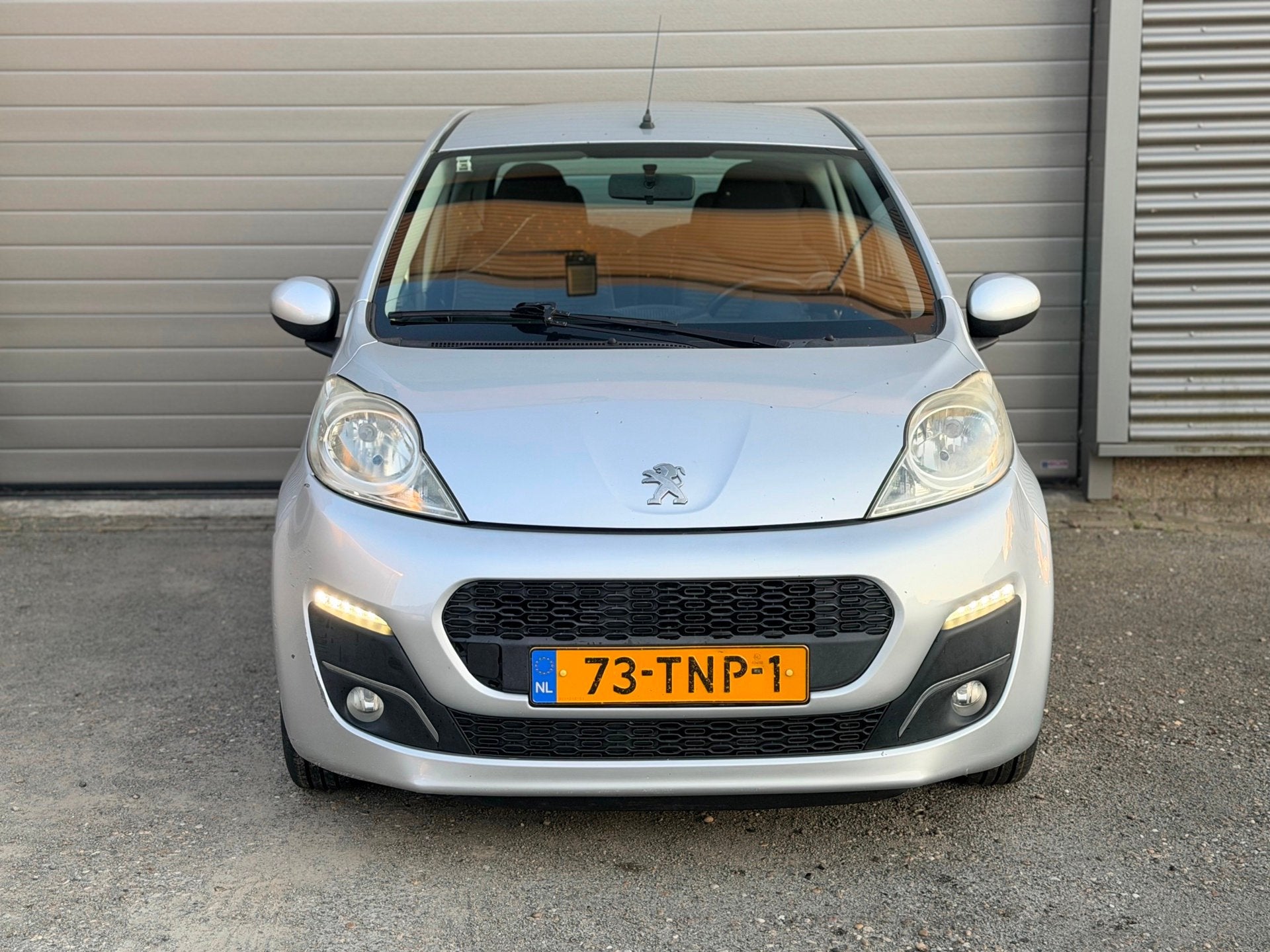 Peugeot 107 1.0 Active Automaat, Auto's, Euro 5, Gebruikt, 4 stoelen, 68 pk