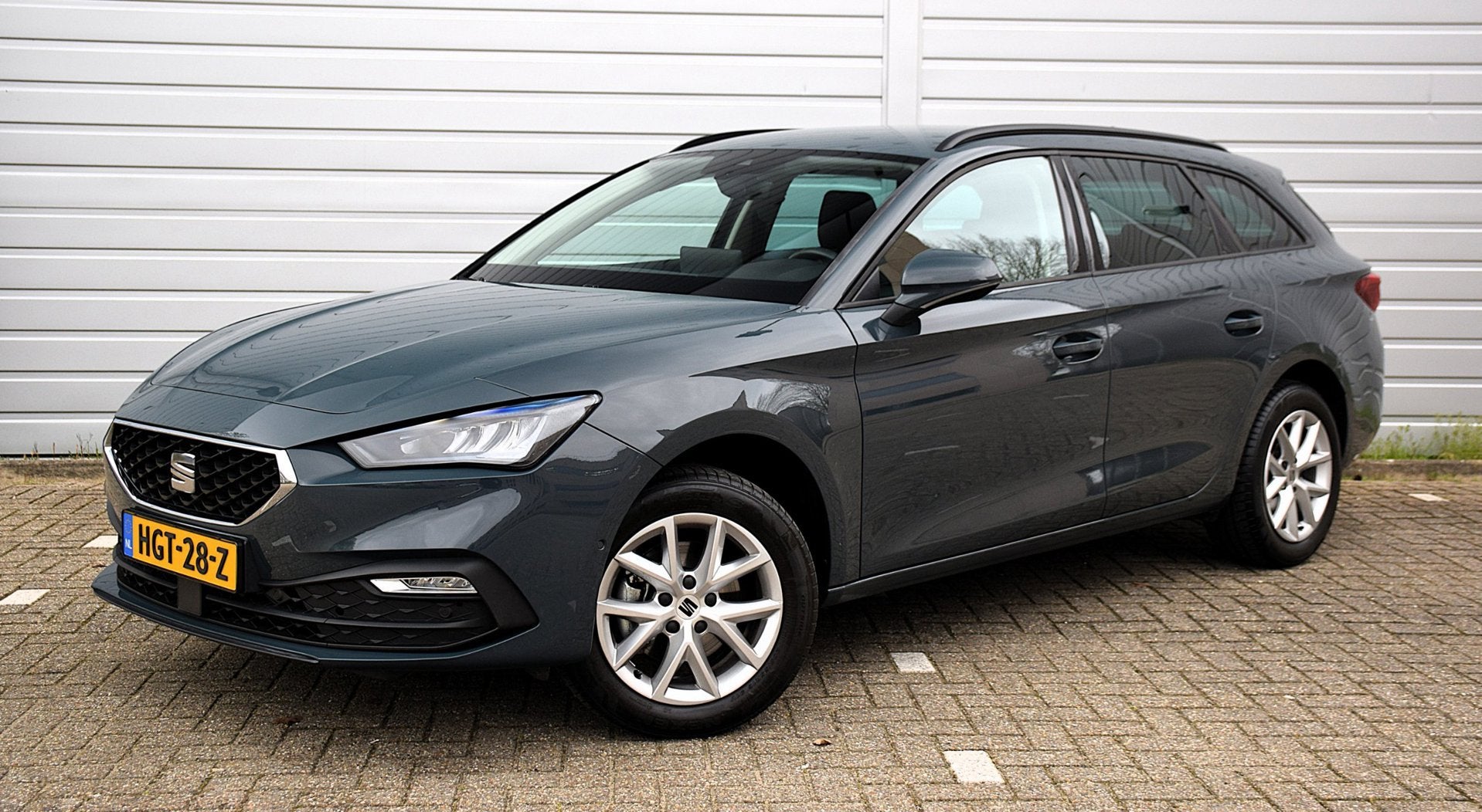 Seat Leon Sportstourer 1.5 eTSI Style Business Intense*2e ei, Dealer onderhouden, Stof, Euro 6, 4 cilinders