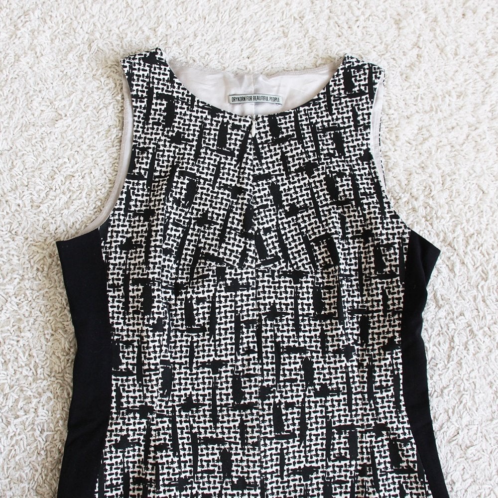 Mooie Drykorn Jurk - 84 (Maat 3|M) € 75,-, Maat 38/40 (M), Drykorn, Overige kleuren, Ophalen of Verzenden