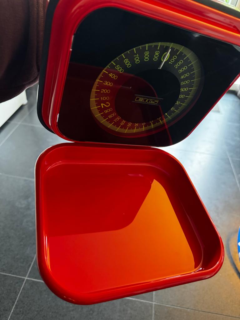Nieuw EKS wandweegschaal oranjerood space ageretro, Ophalen of Verzenden, Nieuw