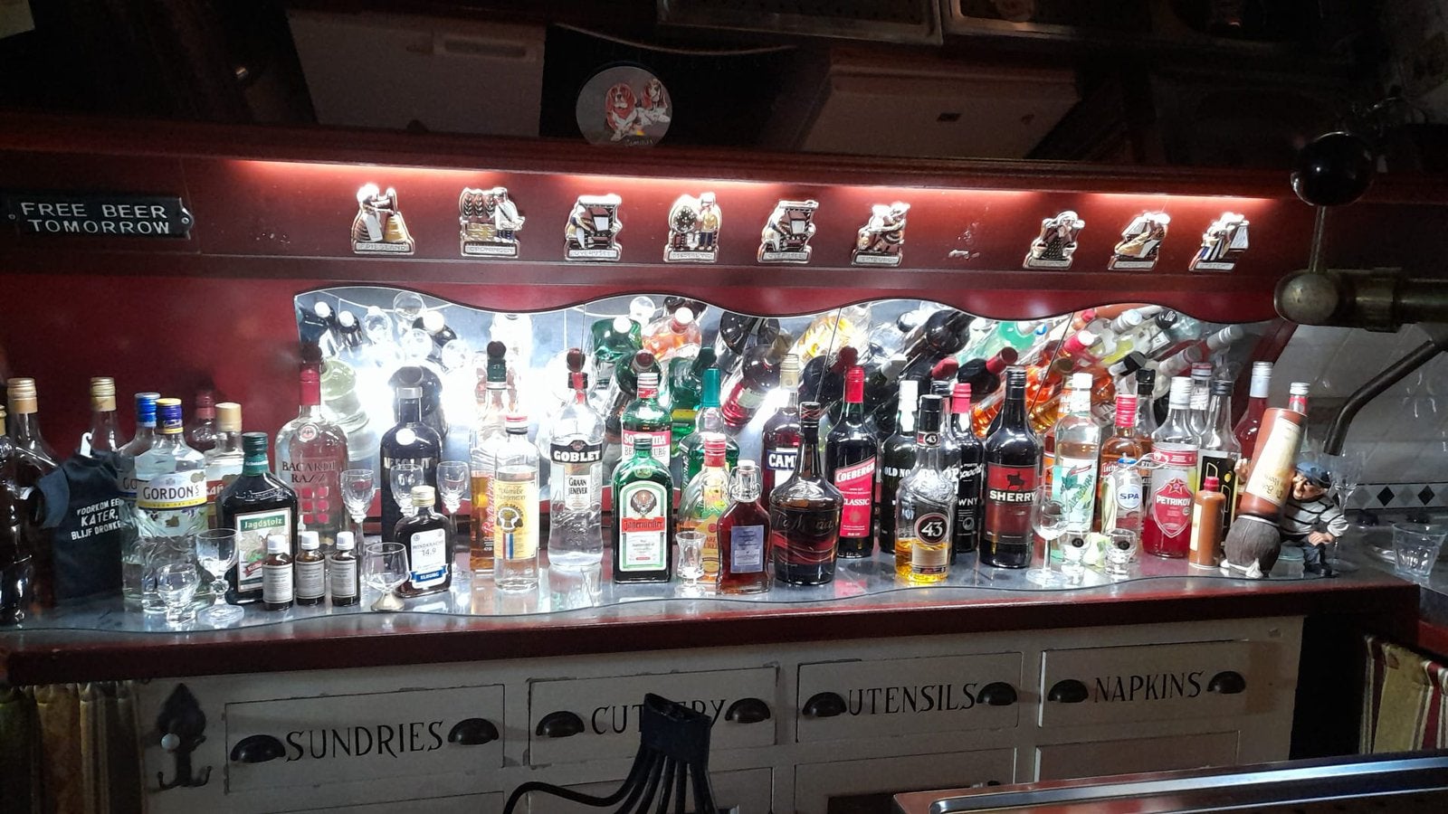 Complete bar met porseleinen tap en koeling, Ophalen, Zo goed als nieuw