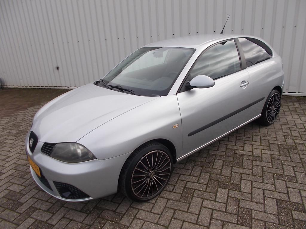 SEAT Ibiza 1.4-16V Sensation ( APK KEURING BIJ AFLEVERING! ), Auto's, Voorwielaandrijving, 4 cilinders, Ibiza, Origineel Nederlands