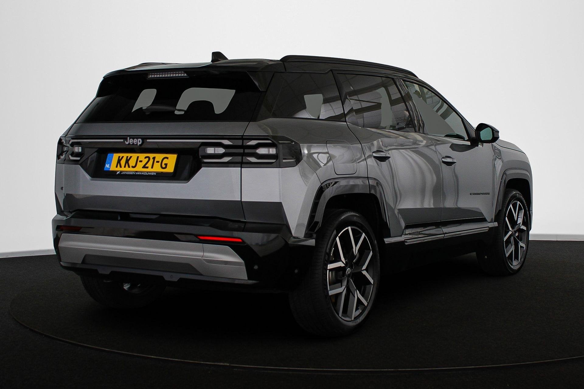 Jeep Compass 1.6 e-Hybrid Plug-In First Edition Pano Massage, Auto's, 1596 cc, 173 min, 4 cilinders, 1865 kg