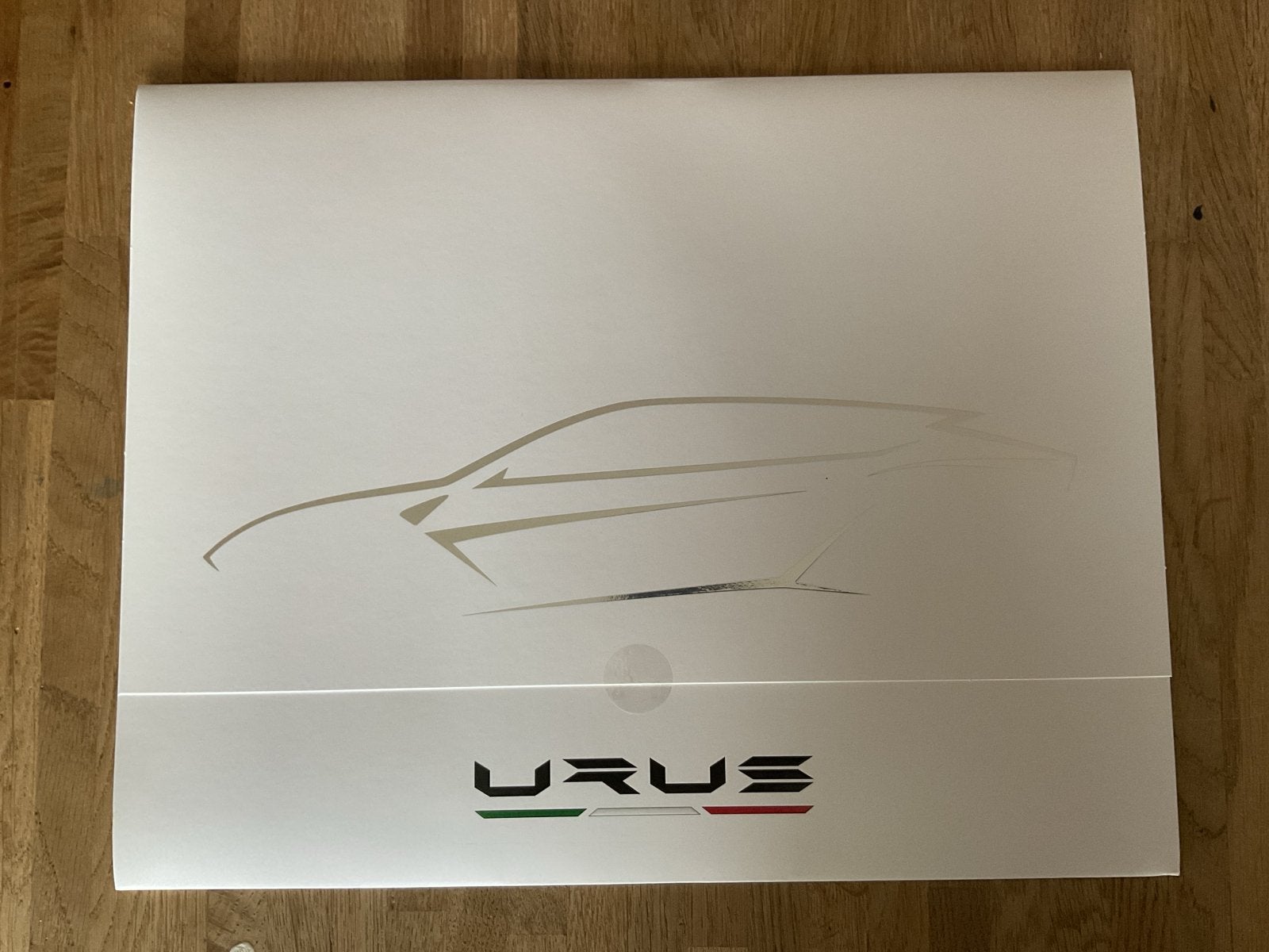 Lamborghini Urus Design DNA Folder - Ongeopend, Ophalen of Verzenden, Nieuw, Folder