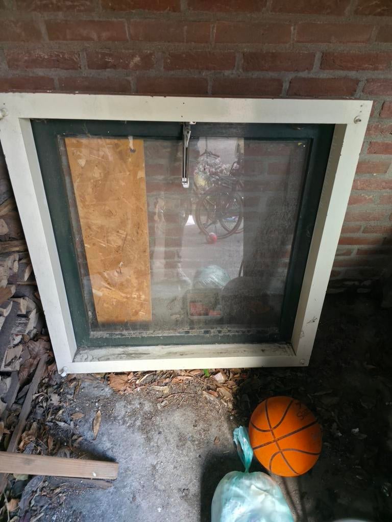 Hardhouten kozijn met enkelglas - 100x100 cm, 75 tot 150 cm, Gebruikt, Raamkozijn, Ophalen of Verzenden