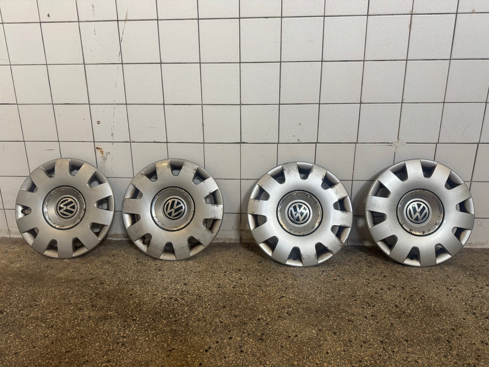 Set van 4 originele 15 inch Volkswagen wieldoppen, Ophalen of Verzenden, Gebruikt
