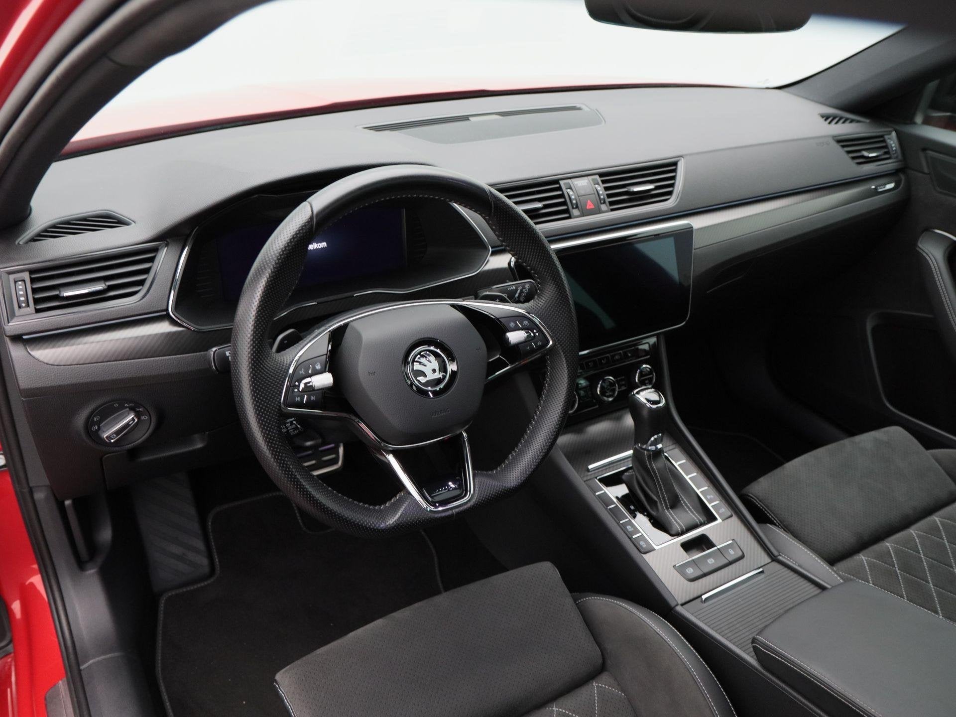 Skoda Superb Combi 1.5 TSi 150 Pk Automaat Sportline Busines, Auto's, Dealer onderhouden, 4 cilinders, 150 pk, Alcantara