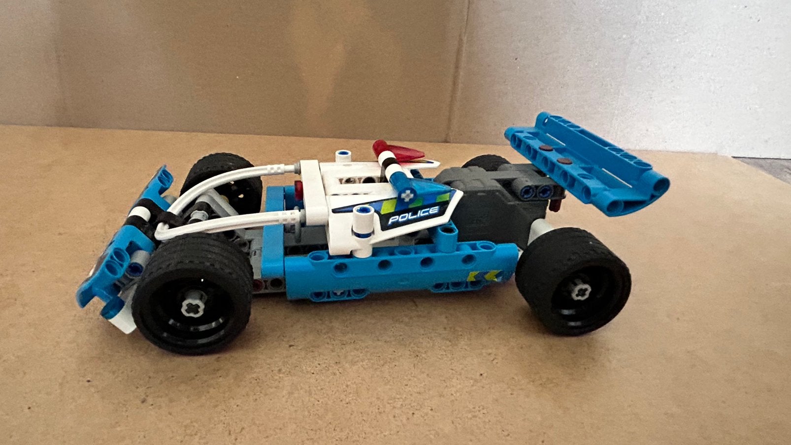 Lego technic politie achtervolgingsauto (42091), Ophalen of Verzenden, Zo goed als nieuw, Overige schalen