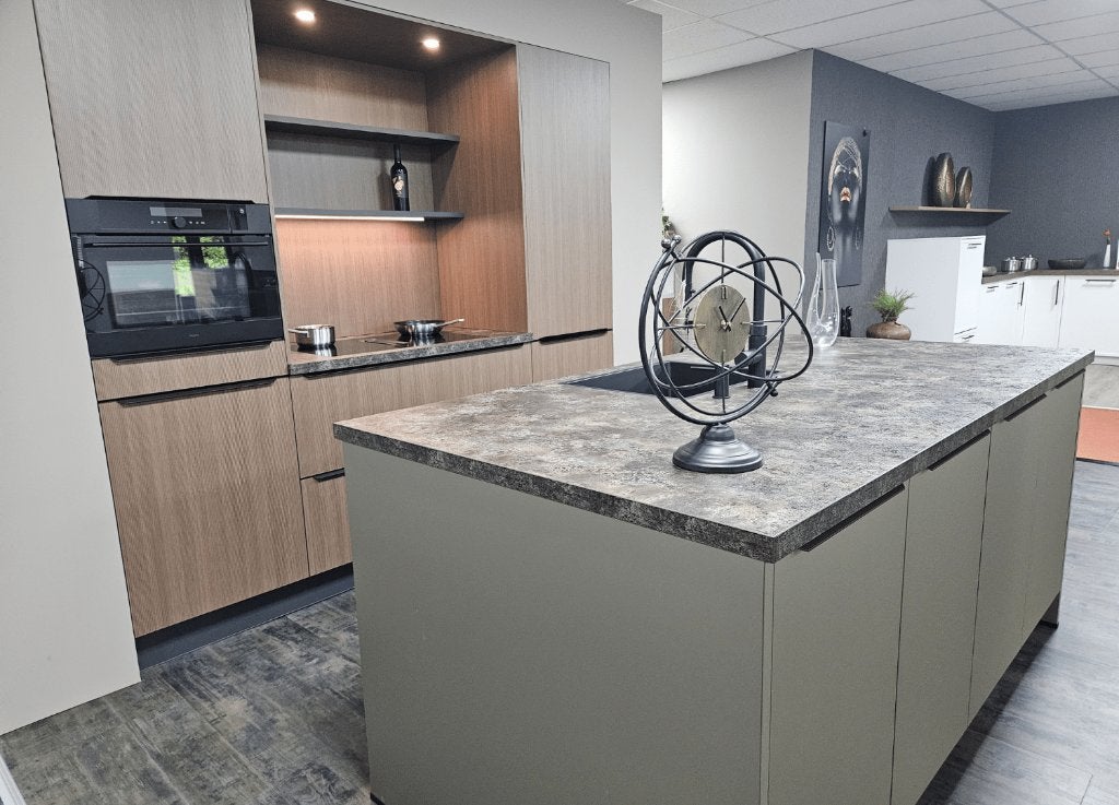 Complete showroomkeuken met eiland, Quooker en Pelgrim, Huis en Inrichting, 75 cm of meer, Nieuw, 200 cm of meer, Werkstraße 3 32289 Rödinghausen Duitsland