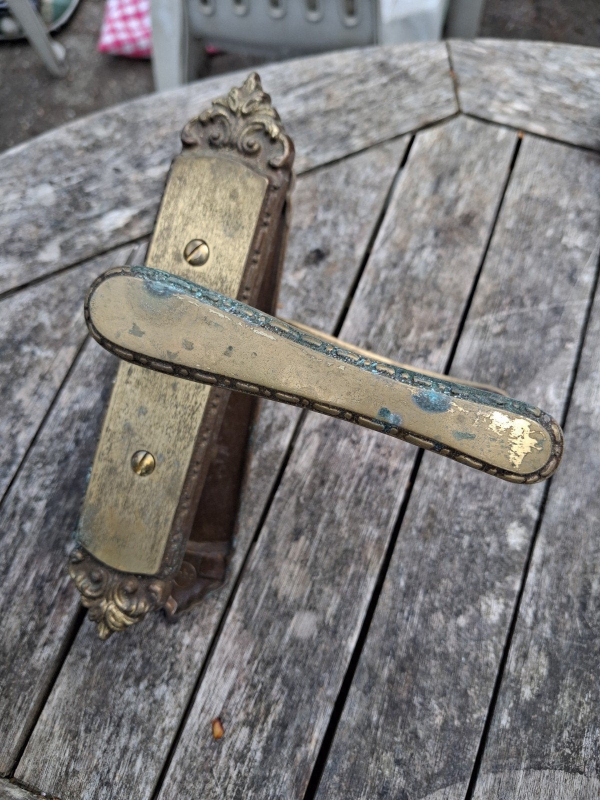 Antieke Messing Deurklinken met Sierlijke Platen, Ophalen of Verzenden, Gebruikt, Koper of Messing, Klink of Kruk