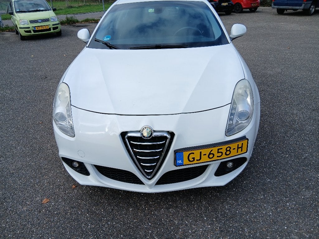 Alfa Romeo Alfa-romeo 2010 Wit 1.4 tb goed lezen aub, Auto's, 1305 kg, 4 cilinders, Wit, Bedrijf