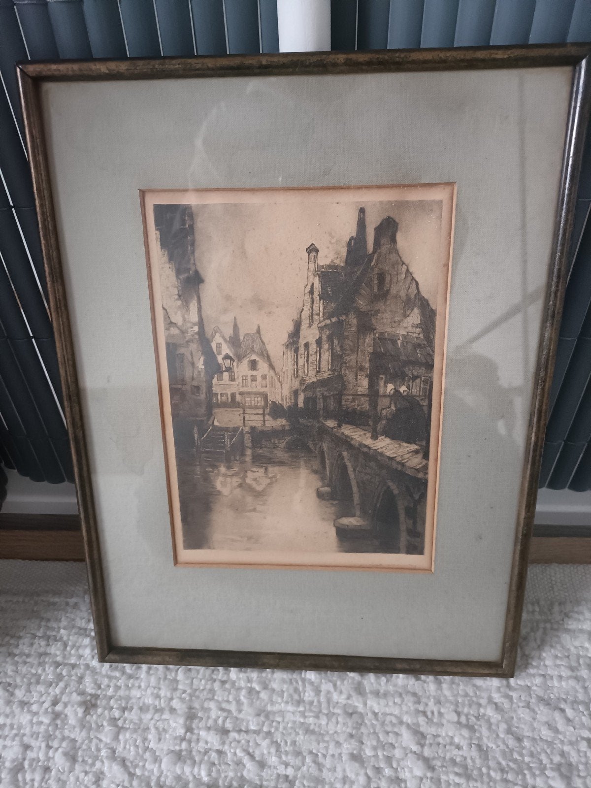 Oude ets van een stadsgezicht met gracht en brug, Antiek en Kunst, Kunst | Etsen en Gravures, Ophalen of Verzenden
