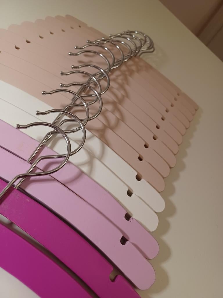 Houten Baby Kleerhangers - 16 Stuks, Kinderen en Baby's, Ophalen of Verzenden, Gebruikt, Overige typen