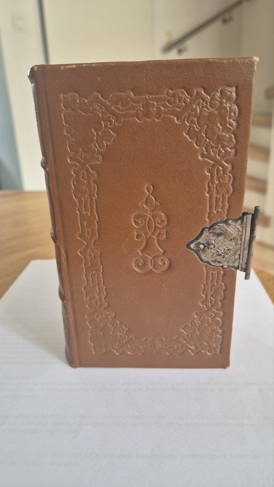 Antieke Bijbel met zilveren slot, uit 1865, Ophalen of Verzenden
