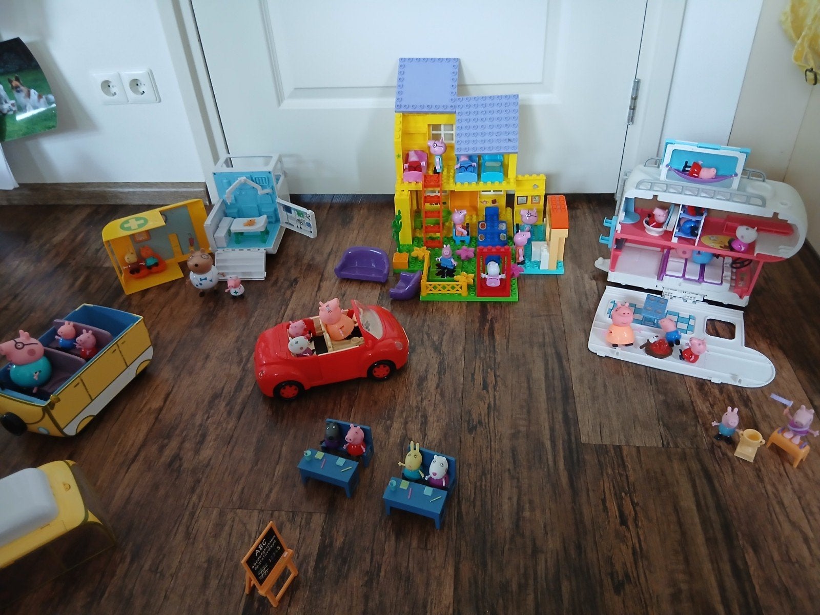 Grote Peppa Pig Speelset: Camper, School, Huis & Meer!, Ophalen of Verzenden, Gebruikt, Jongen of Meisje