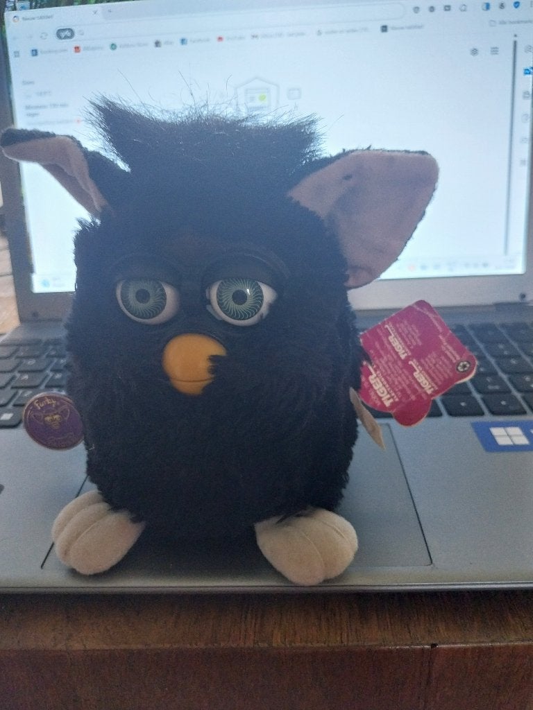 Furby met tag en kaartje, Ophalen of Verzenden, Zo goed als nieuw