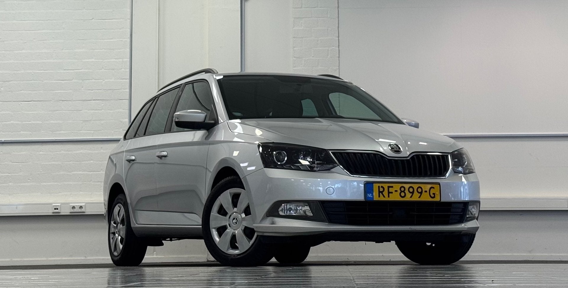 Skoda Fabia Combi 1.0 TSI Ambition Carplay/Android Auto Gara, Auto's, Voorwielaandrijving, 95 pk, 23 km/l, Origineel Nederlands