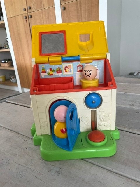 Vintage Fisher price huisje met poppetjes. Discovery Cottage, Kinderen en Baby's, Speelgoed | Fisher-Price, Ophalen, Zo goed als nieuw
