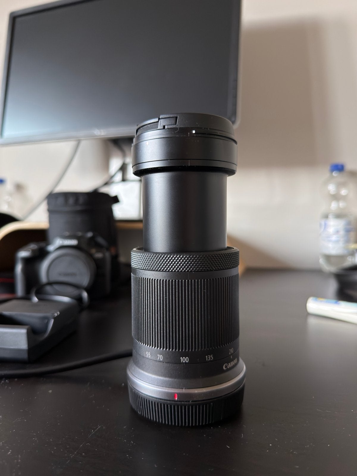 Foto 8 van Canon EOS R100 Systeemcamera met 2 lenzen en accessoires