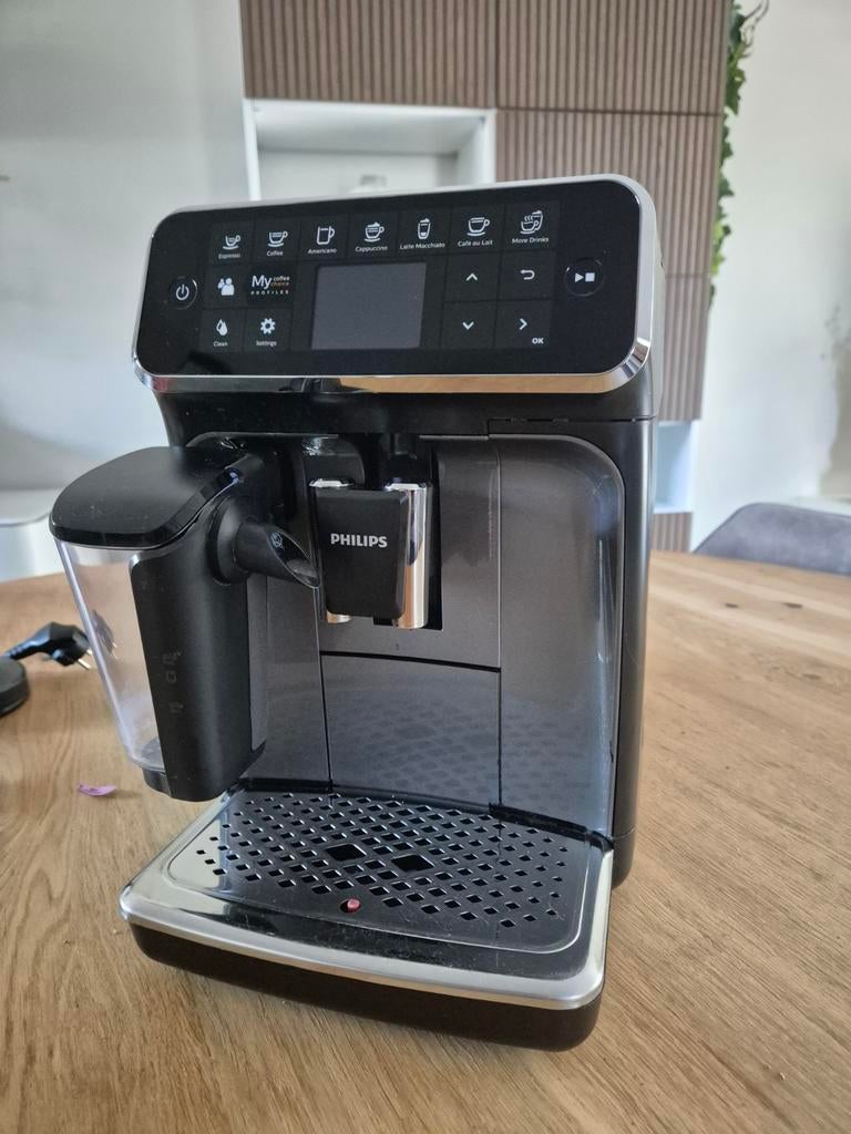 Philips Lattego EP4349 koffiemachine- Zeer goede staat, Witgoed en Apparatuur, Koffiezetapparaten, Ophalen, Espresso apparaat