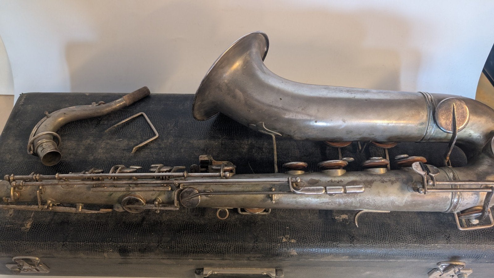 Oude Tenorsaxofoon - Decoratie of Verzamelaar, Muziek en Instrumenten, Blaasinstrumenten | Saxofoons, Ophalen of Verzenden, Gebruikt