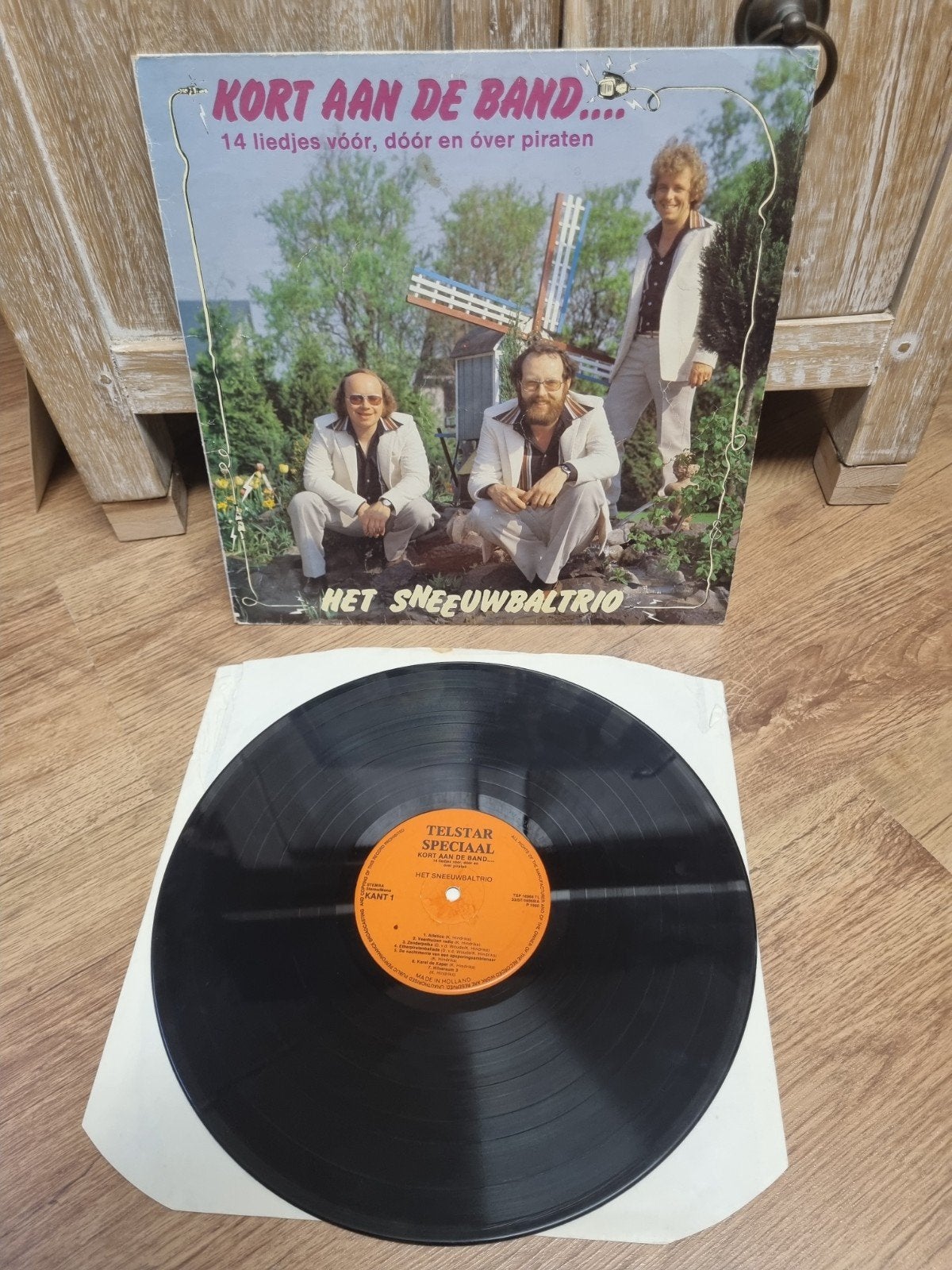 lp Het Sneeuwbaltrio* – Kort Aan De Band.... - 14 Liedjes Vó, Ophalen of Verzenden, Gebruikt, 12 inch, Levenslied of Smartlap