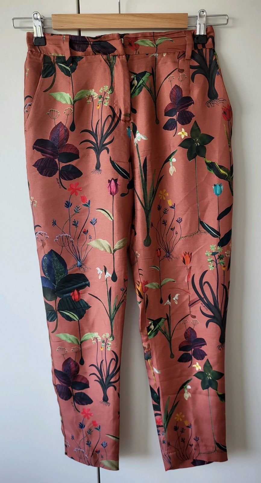 Ailanto Clothing zijden broek in maat 34 NIEUW, Nieuw, Ophalen of Verzenden, Maat 34 (XS) of kleiner, Ted Baker