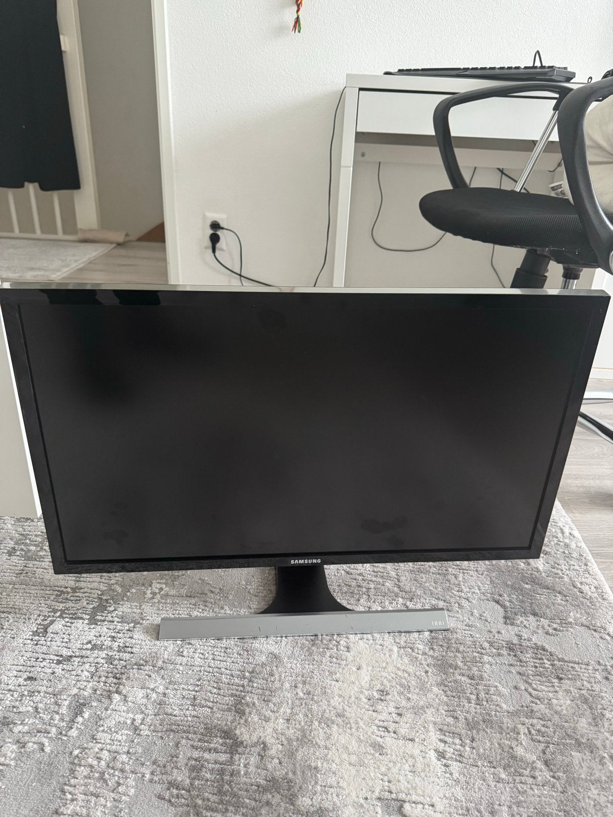 Samsung U28E590D 28 inch 4K UHD Monitor, Computers en Software, Monitoren, Kantelbaar, Ultra HD (4K), 1 tot 2 ms, LED