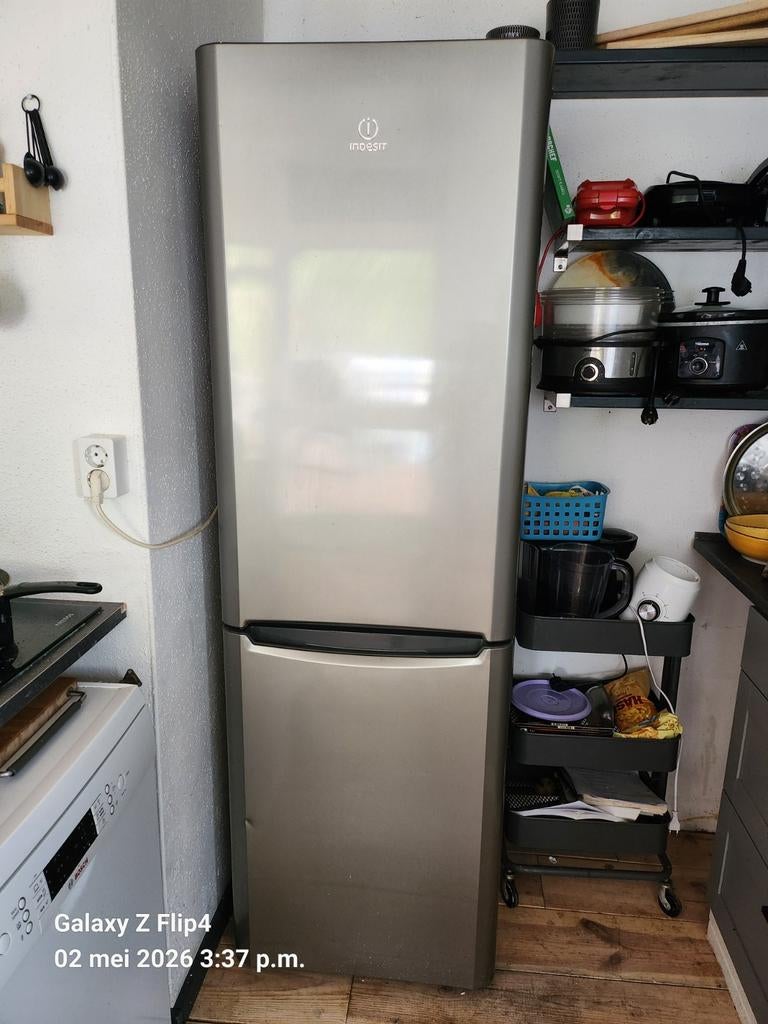 Koelkast Indesit zgan, Ophalen, Zo goed als nieuw, Zonder vriesvak, 160 cm of meer