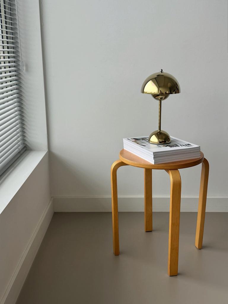 Vintage Ikea Frosta Alvar Aalto stijl houten kruk tafeltje, Huis en Inrichting, Krukjes, Ophalen of Verzenden, Zo goed als nieuw