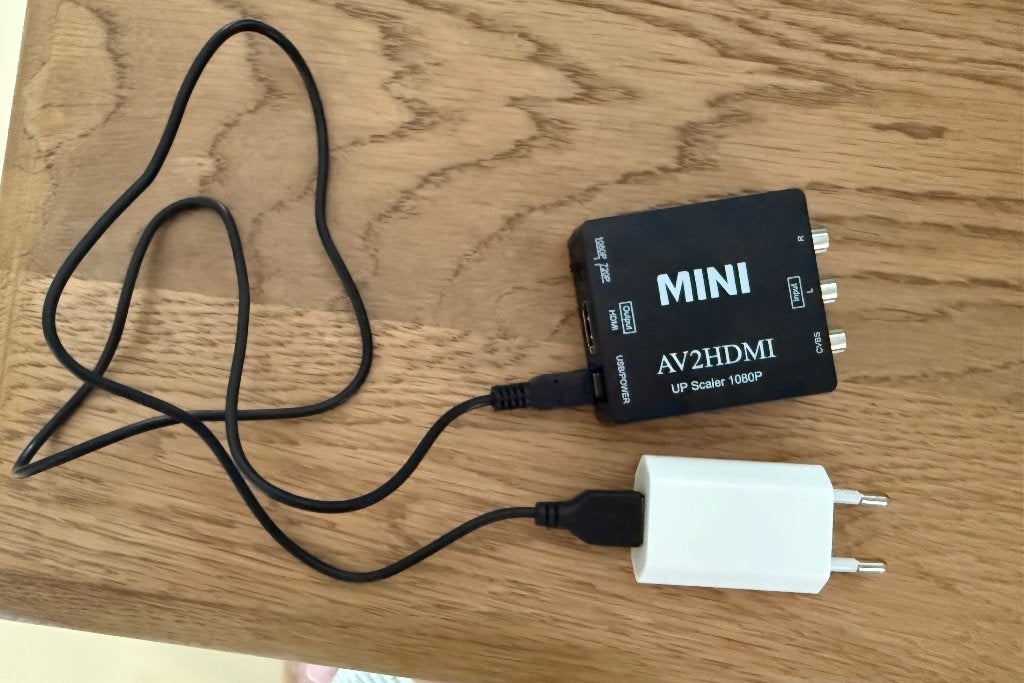 AV naar HDMI converter (tulp/RCA  HDMI) incl. voeding, Ophalen of Verzenden, Zo goed als nieuw
