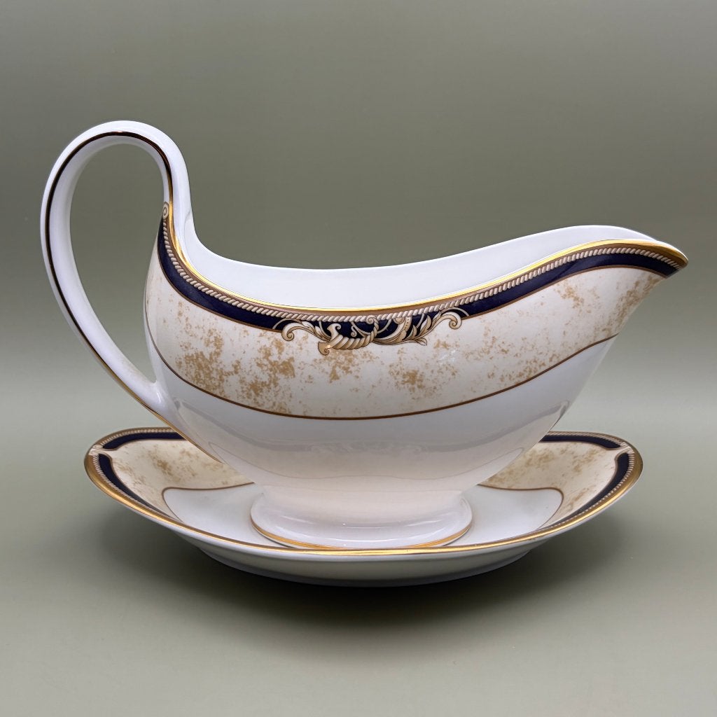 Wedgwood Cornucopia sauskom met schaal, Wedgwood, Ophalen of Verzenden, Onbekend, Wedgwood