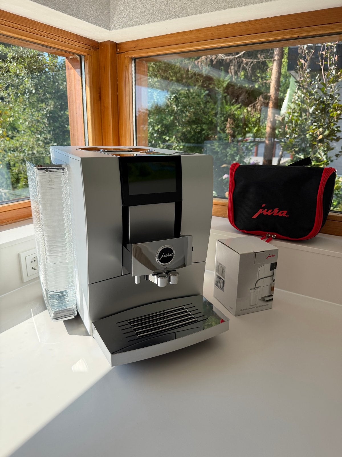 Jura Z10 EA Volautomaat Koffiemachine - Zo goed als nieuw, Afneembaar waterreservoir, 10 kopjes of meer, Koffiemachine, Zo goed als nieuw