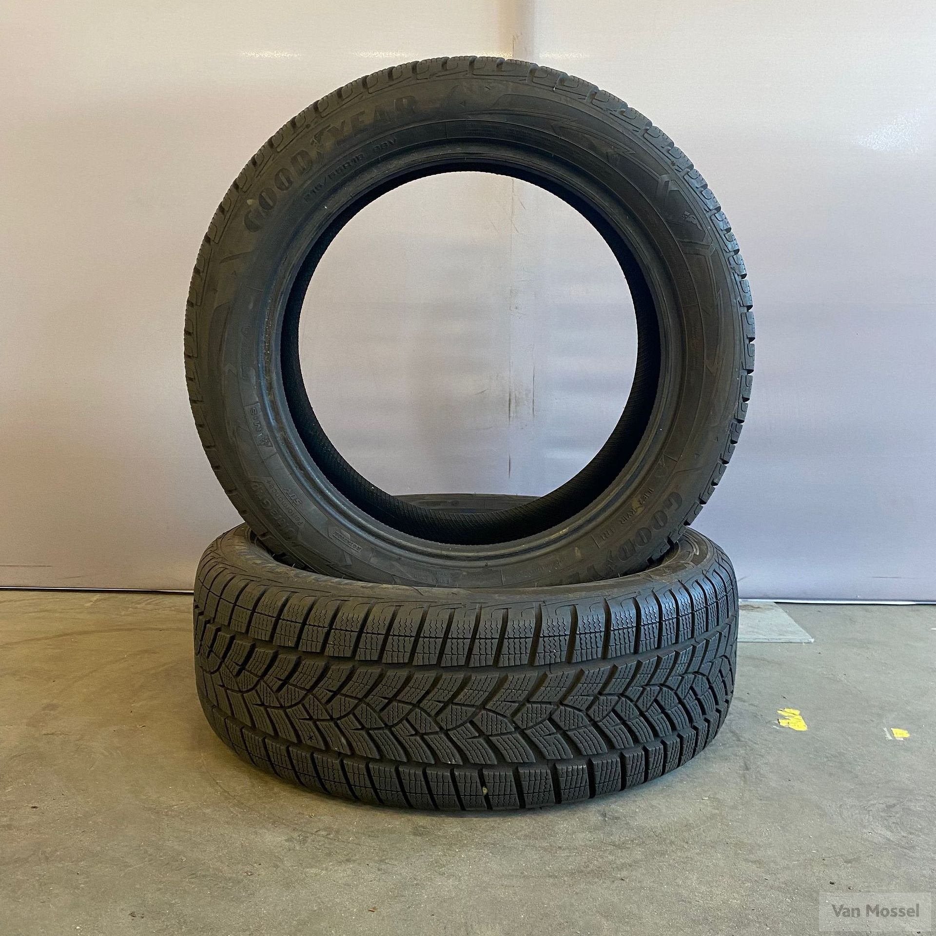 Goodyear Ultra Grip Performance + SUV 215/55/R18 99V