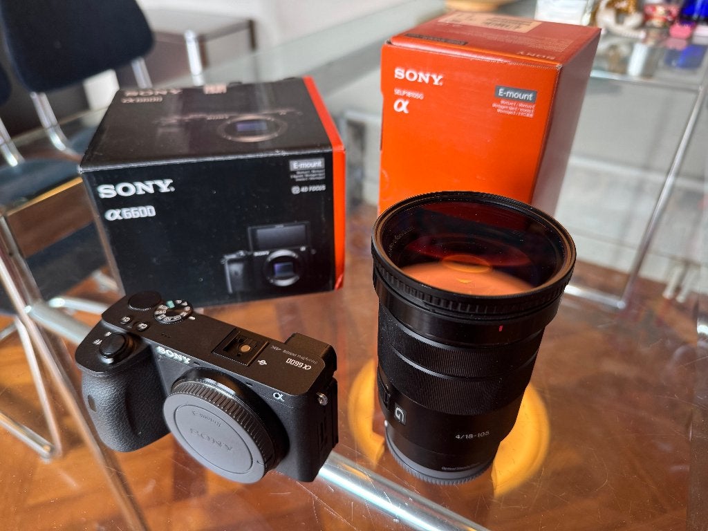 Sony a6600 + Sony 18-105mm F4 G OSS, slechts 868 clicks, Audio, Tv en Foto, Kantelbaar/draaibaar scherm, Ophalen of Verzenden