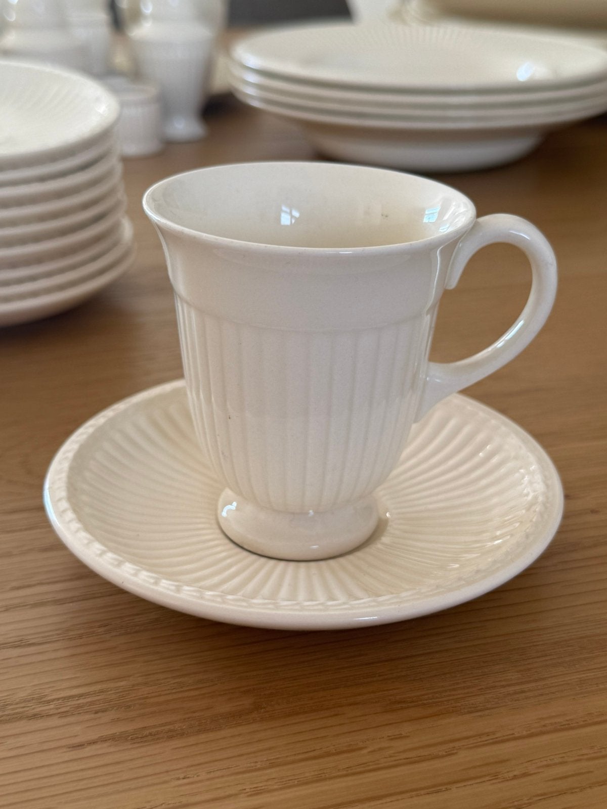 Wedgwood EDME 12 kopjes, 11 schoteltjes, Antiek en Kunst, Antiek | Servies compleet, Ophalen