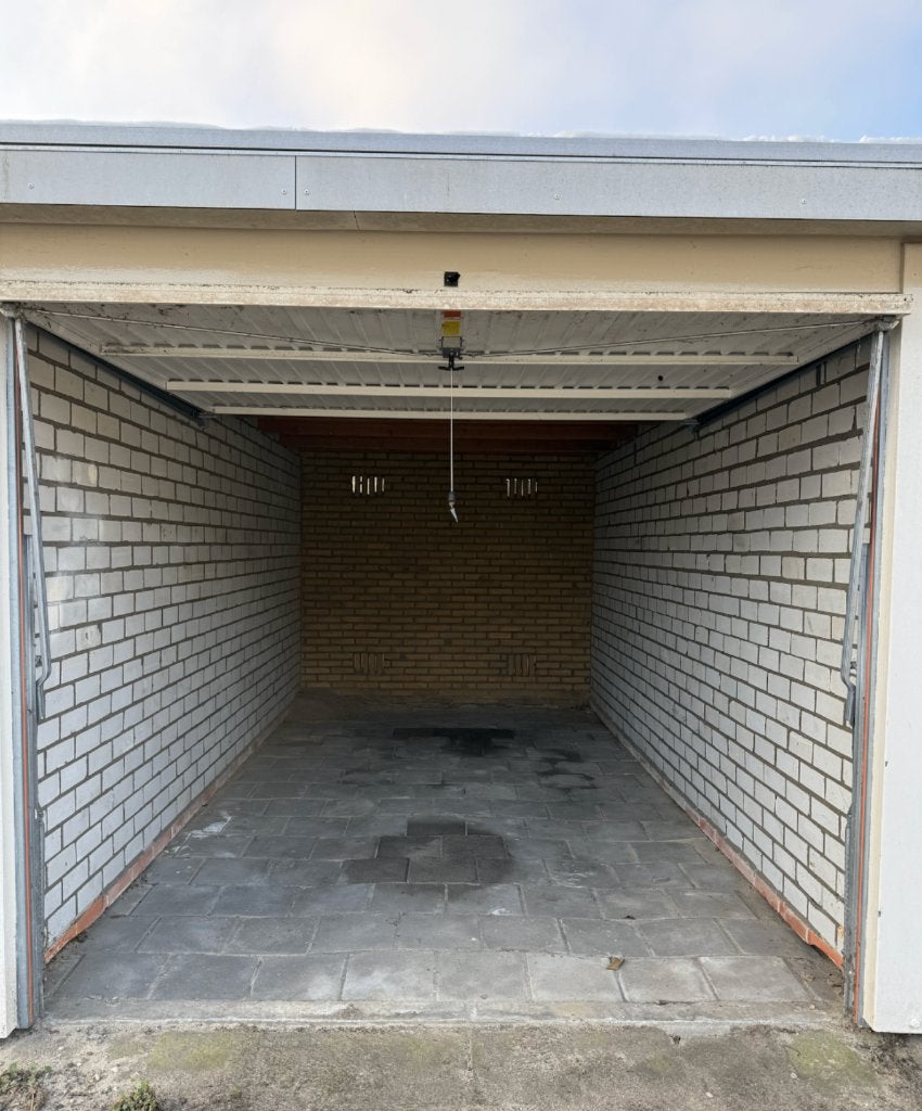Foto 2 van Verhuurde Garagebox in Apeldoorn | Direct Rendement!