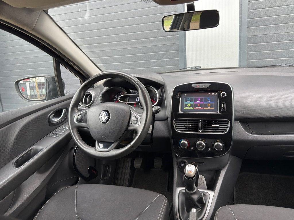 Renault Clio 1.2 16V / Navi / Airco / Parkeersensor / APK, Auto's, Renault, Voorwielaandrijving, Gebruikt, Euro 6, Handgeschakeld