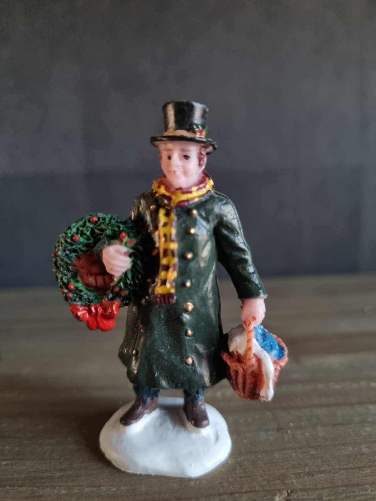 lemax figuur 27 kerstdorp kersthuisjes, Ophalen of Verzenden, Zo goed als nieuw