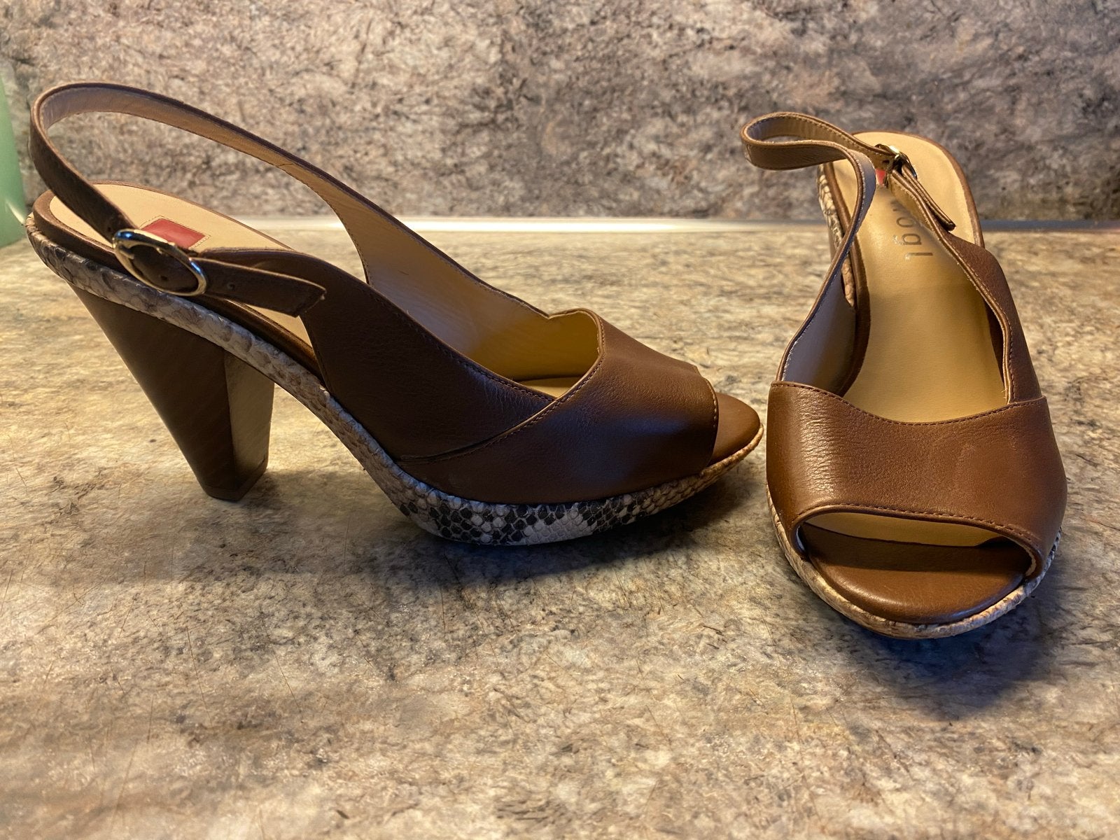 Högl bruine pumps met open teen maat 36 met slange print, Ophalen, Zo goed als nieuw, Bruin, Pumps