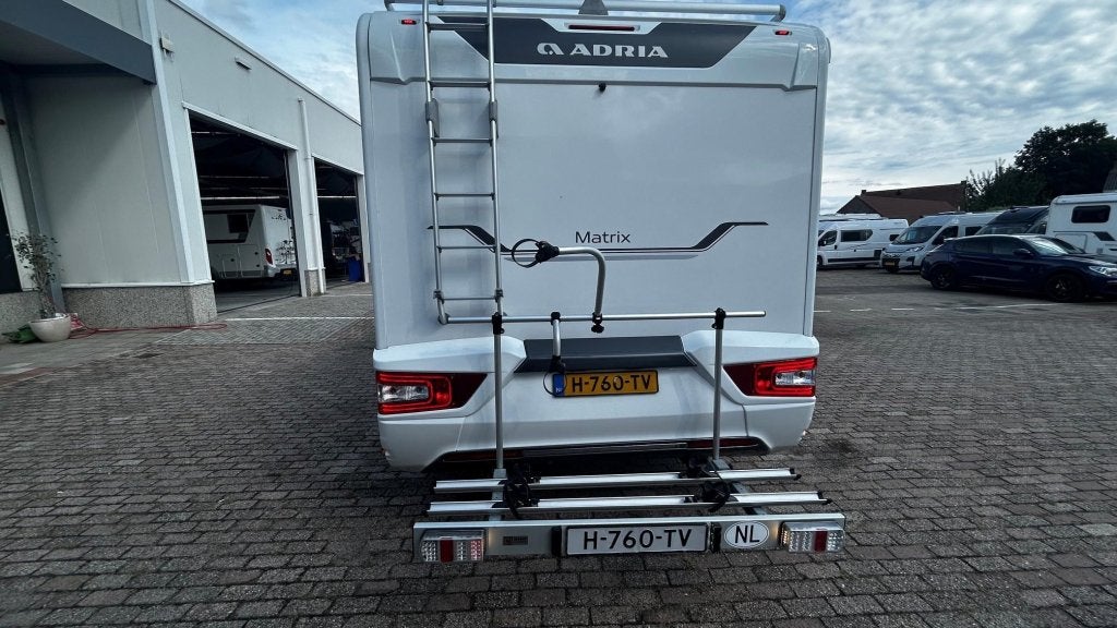 Adria Matrix Plus 670 SL Standkachel, Fietsdrager, Automaat, Afzuigkap, Fiat, Hagelvast dak