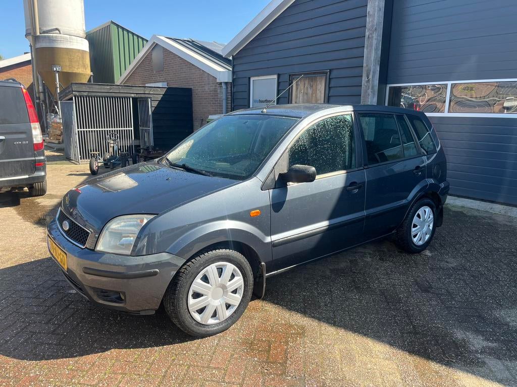 Ford fusion 2003 nieuwe apk! Nieuwe koppeling!, Auto's, Voorwielaandrijving, 40 €/maand, Origineel Nederlands, Bedrijf