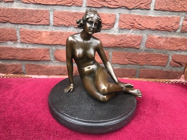 elegant zittend naakt, brons en marmer, Ophalen of Verzenden, Brons