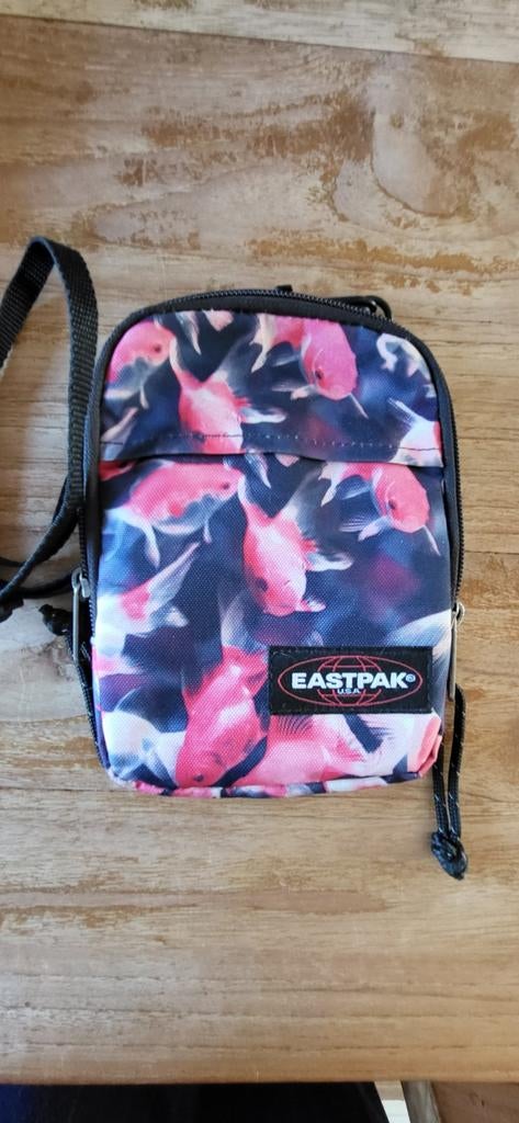 Eastpak Reispaspoort Tasje - Zo goed als nieuw, Ophalen of Verzenden, Zo goed als nieuw, 30 cm of meer