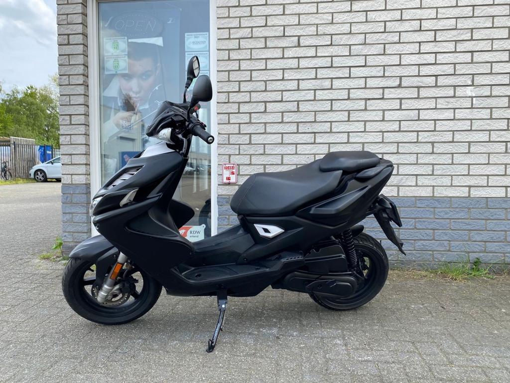 LEUKE YAMAHA AEROX R 45KM BROM BLACK MAGIC BJ2015 9.000KM, YAMAHA, Onbekend, Onbekend, Yamaha