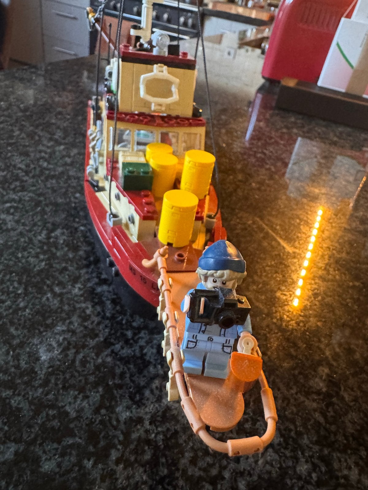 Foto 7 van Lego Ideas 21350 Jaws - Compleet met boek