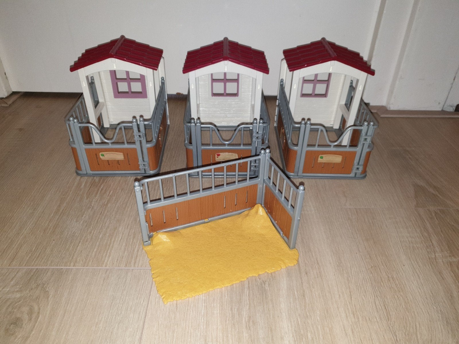 schleich kleine stalletjes, ., Ophalen of Verzenden, Zo goed als nieuw, .