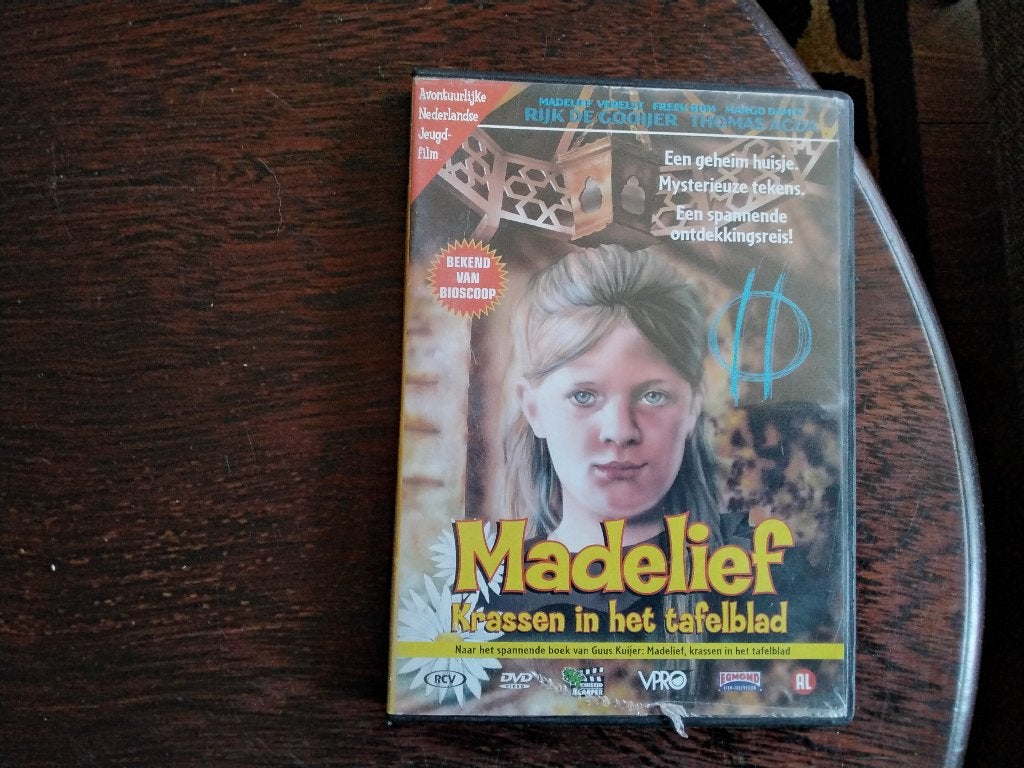 Madelief krassen in het tafelblad, origineel, Avontuur, Alle leeftijden, Ophalen of Verzenden, Zo goed als nieuw